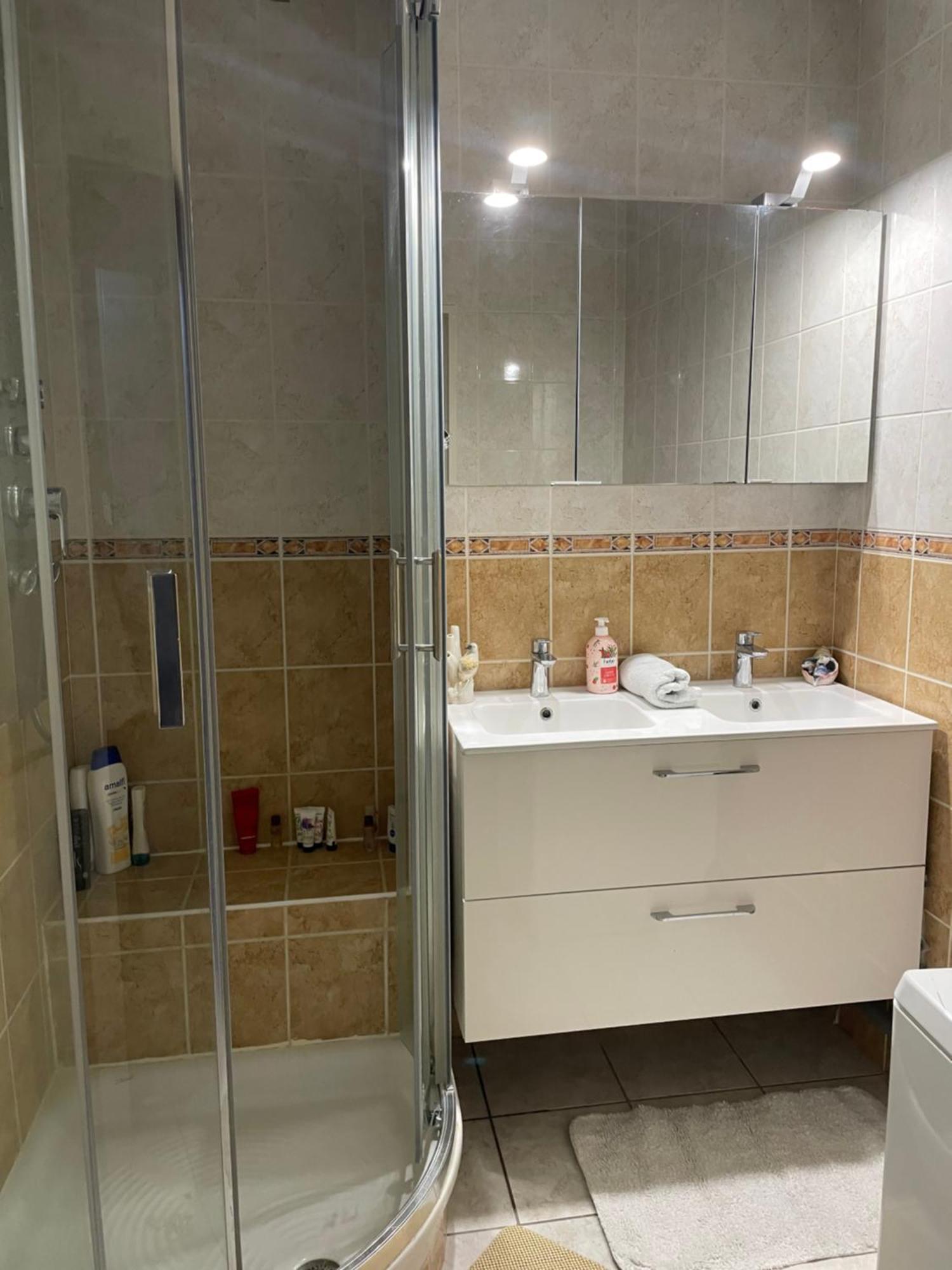 Bel Appartement Lumineux De 100M2 6 Places 3 Chambres Au 3E Etage Avec Ascenseur -A 5Mn A Pied Du Parc Des Expositions Congres De Dijon Et Eng Et 10Mn Du Centre Ville Place Parking Devant L'Immeuble المظهر الخارجي الصورة