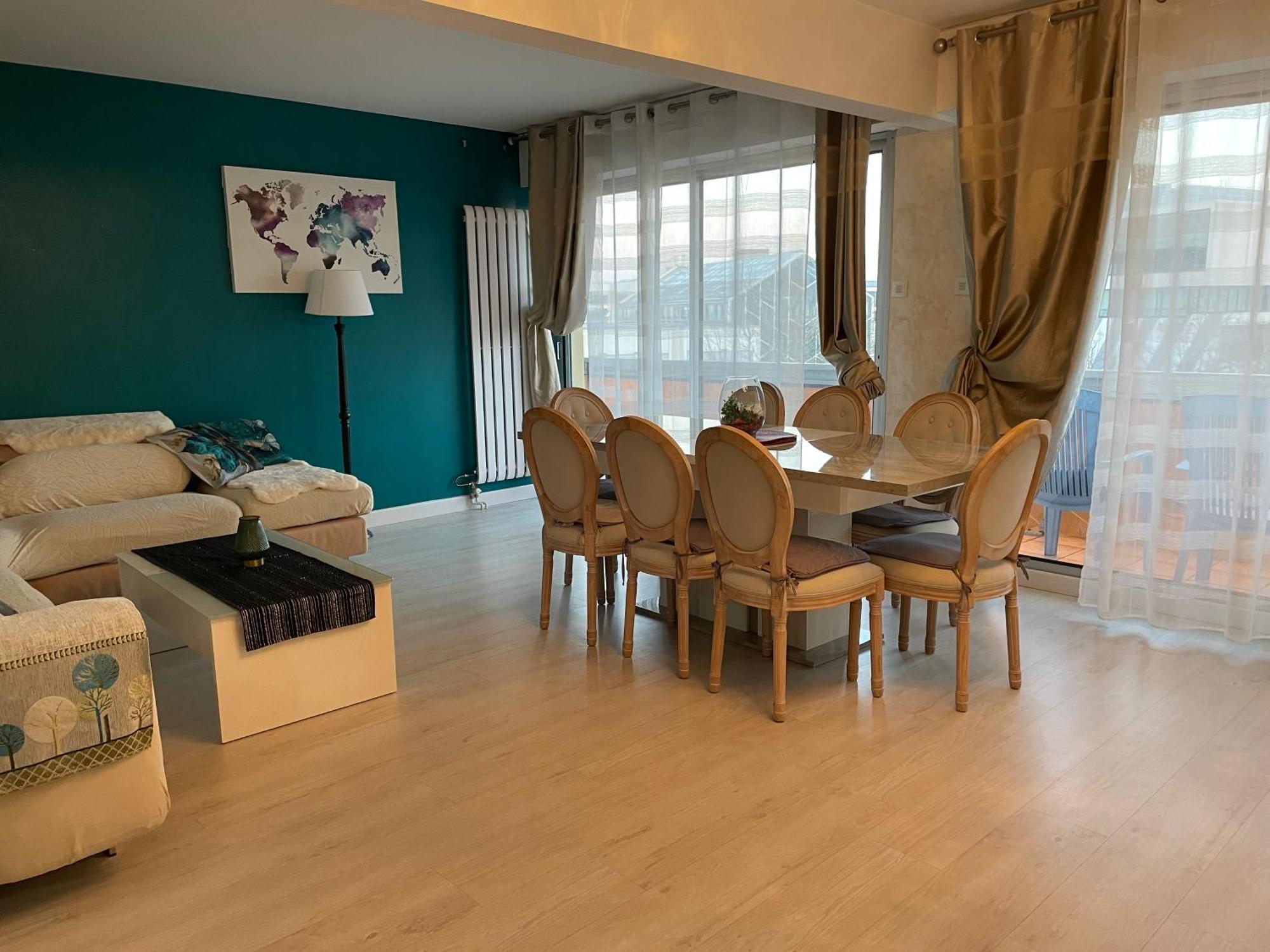 Bel Appartement Lumineux De 100M2 6 Places 3 Chambres Au 3E Etage Avec Ascenseur -A 5Mn A Pied Du Parc Des Expositions Congres De Dijon Et Eng Et 10Mn Du Centre Ville Place Parking Devant L'Immeuble المظهر الخارجي الصورة